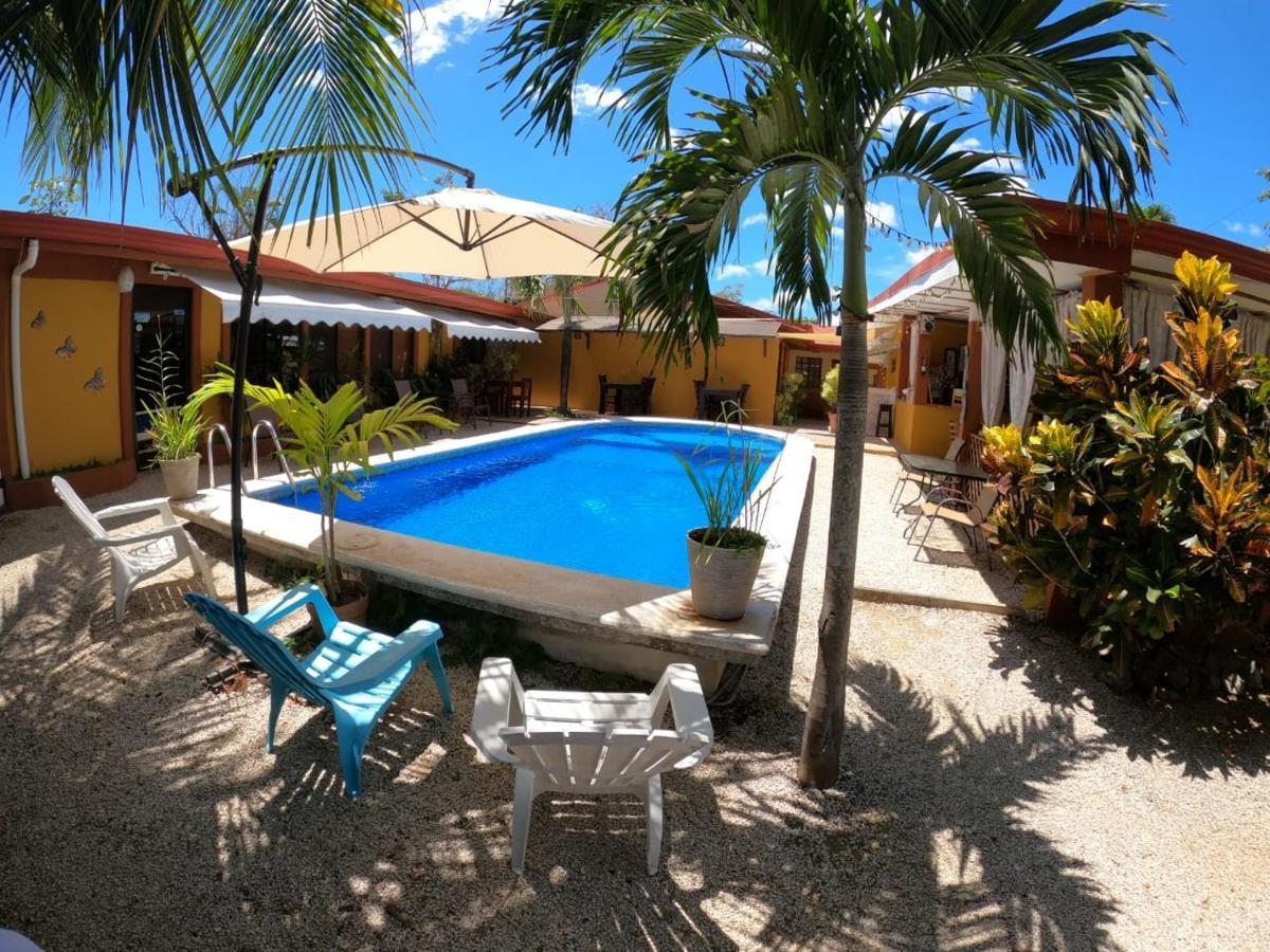 Cabinas El Colibri Puerto Carrillo Exterior photo